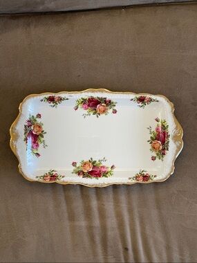 EC Vintage Royal Albert Old Country Roses large sandwich tray with 22k gold trim